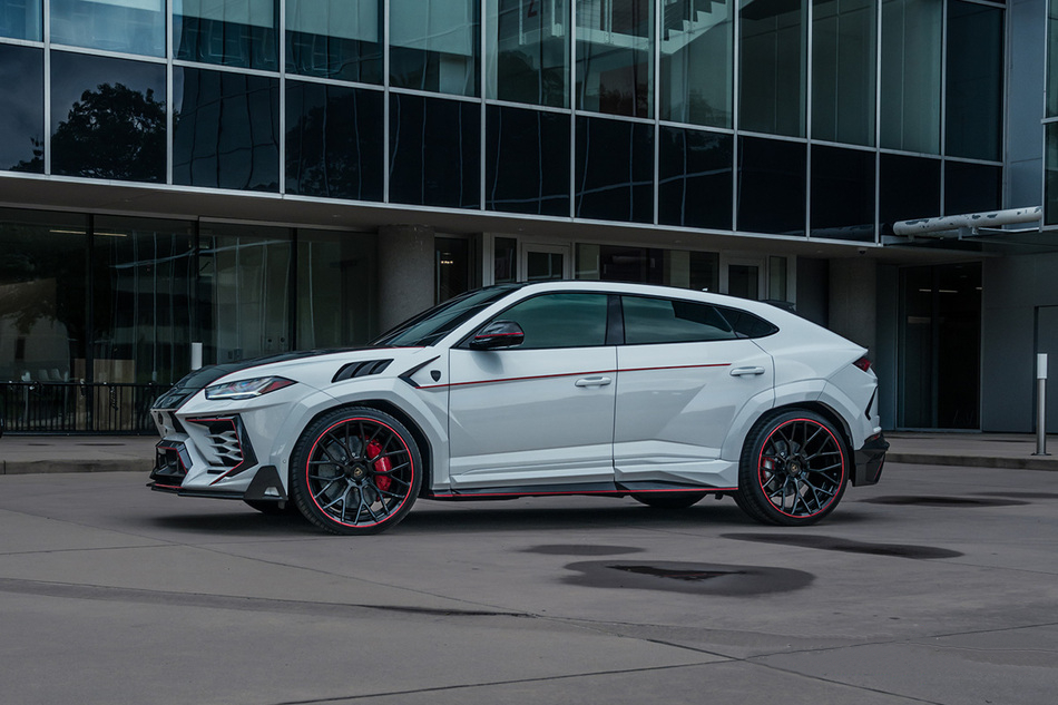 2020 Lamborghini URUS - $200,000