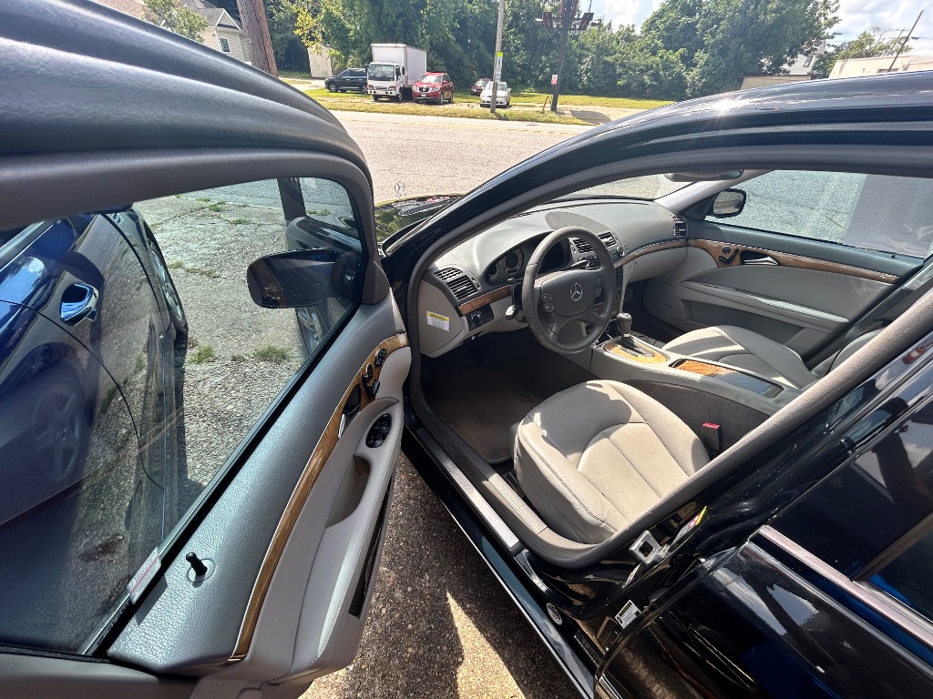 2009 Mercedes-Benz E-Class - $6,995
