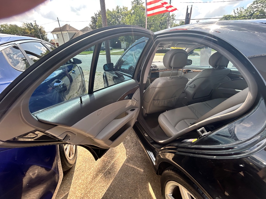 2009 Mercedes-Benz E-Class - $6,995