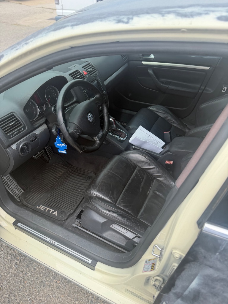 2006 Volkswagen Jetta - $2,995