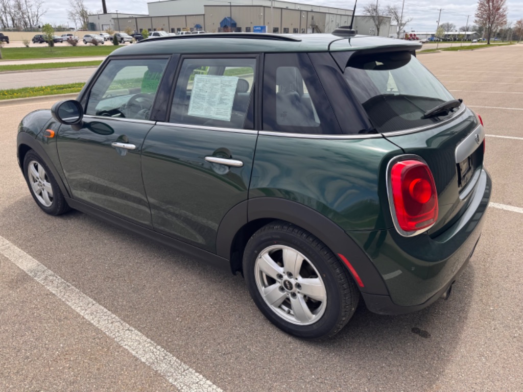 2015 MINI Cooper photo