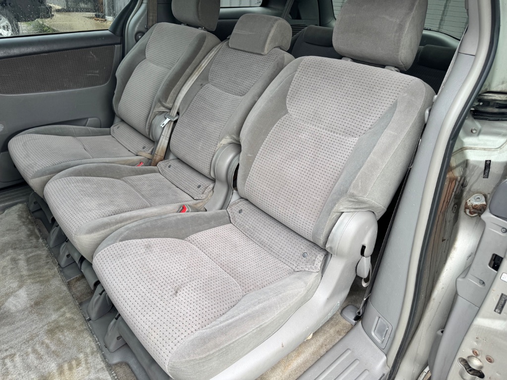 2006 Toyota Sienna - $3,995