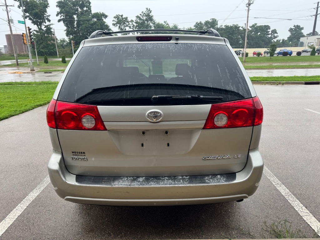 2006 Toyota Sienna - $3,995