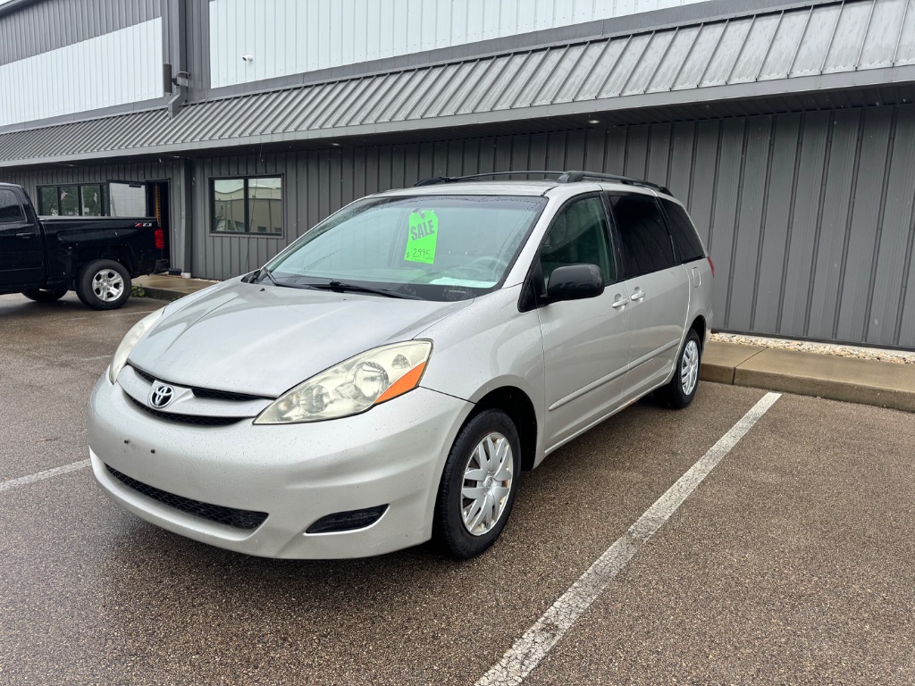 2006 Toyota Sienna - $3,995