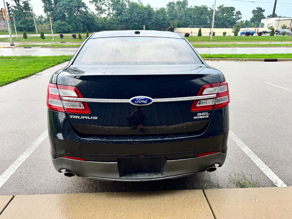2013 Ford Taurus - $7,995
