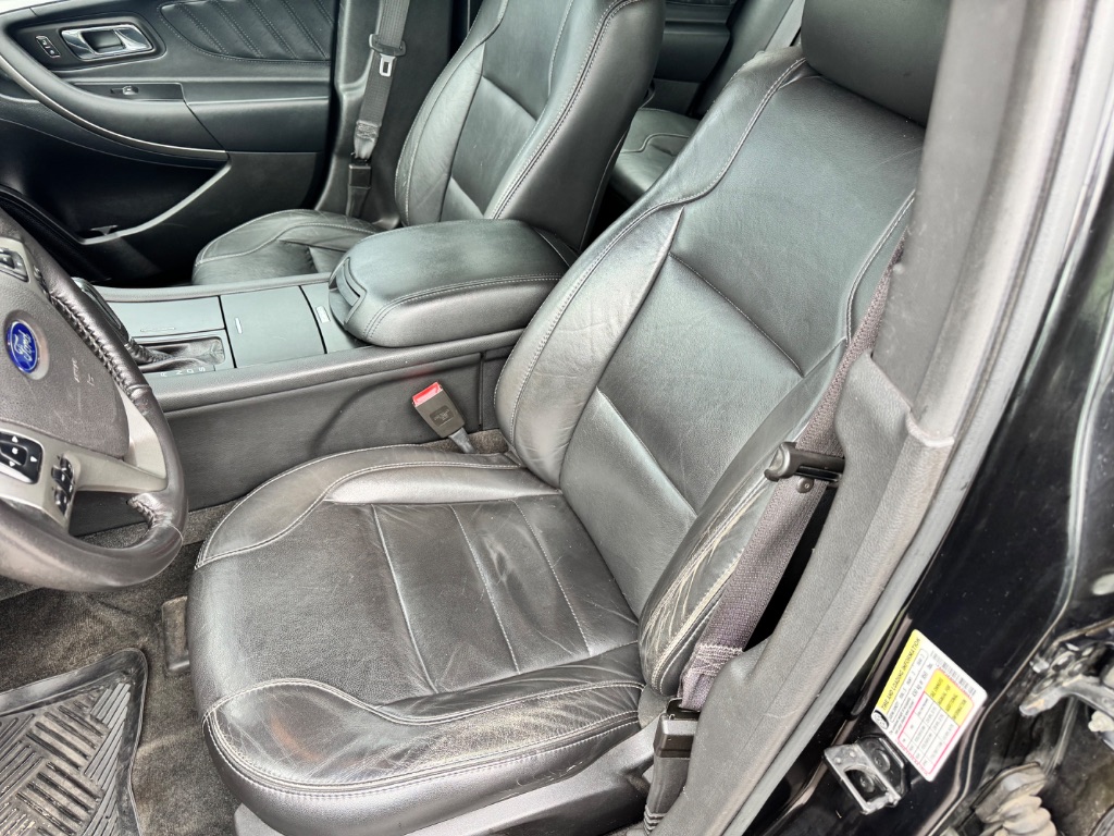 2013 Ford Taurus - $7,995