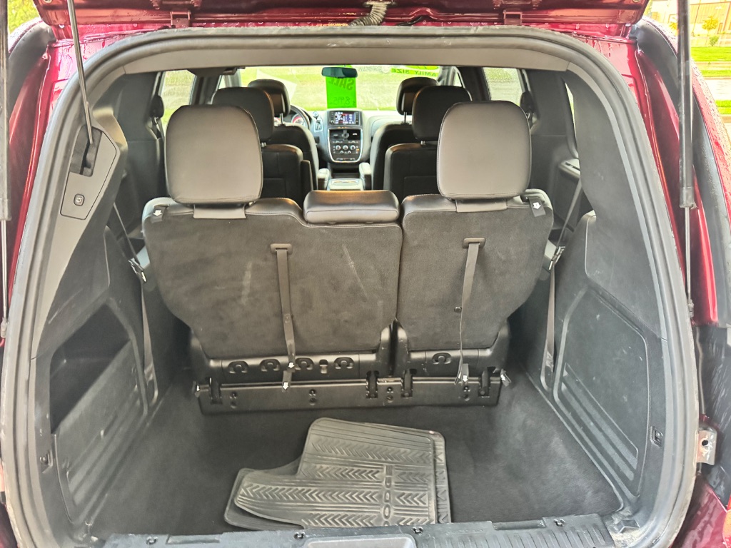 2017 Dodge Grand Caravan - $9,995