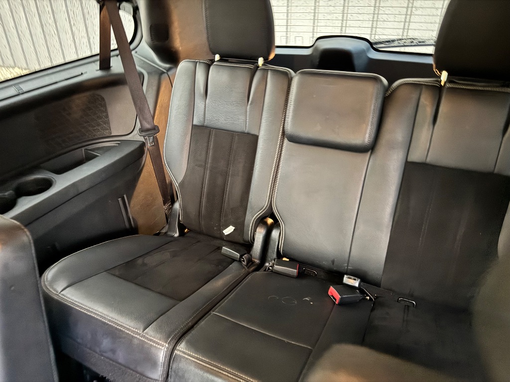 2017 Dodge Grand Caravan - $9,995