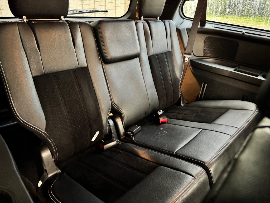 2017 Dodge Grand Caravan - $9,995