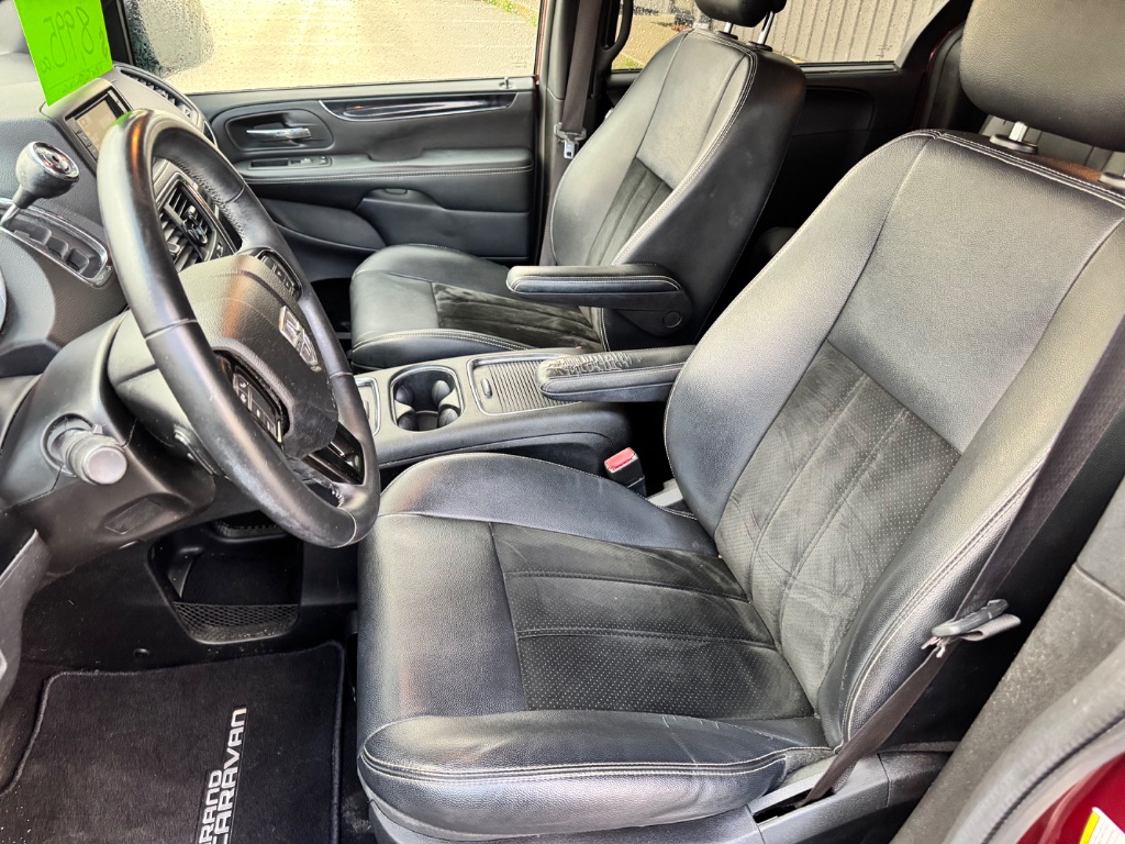 2017 Dodge Grand Caravan - $9,995