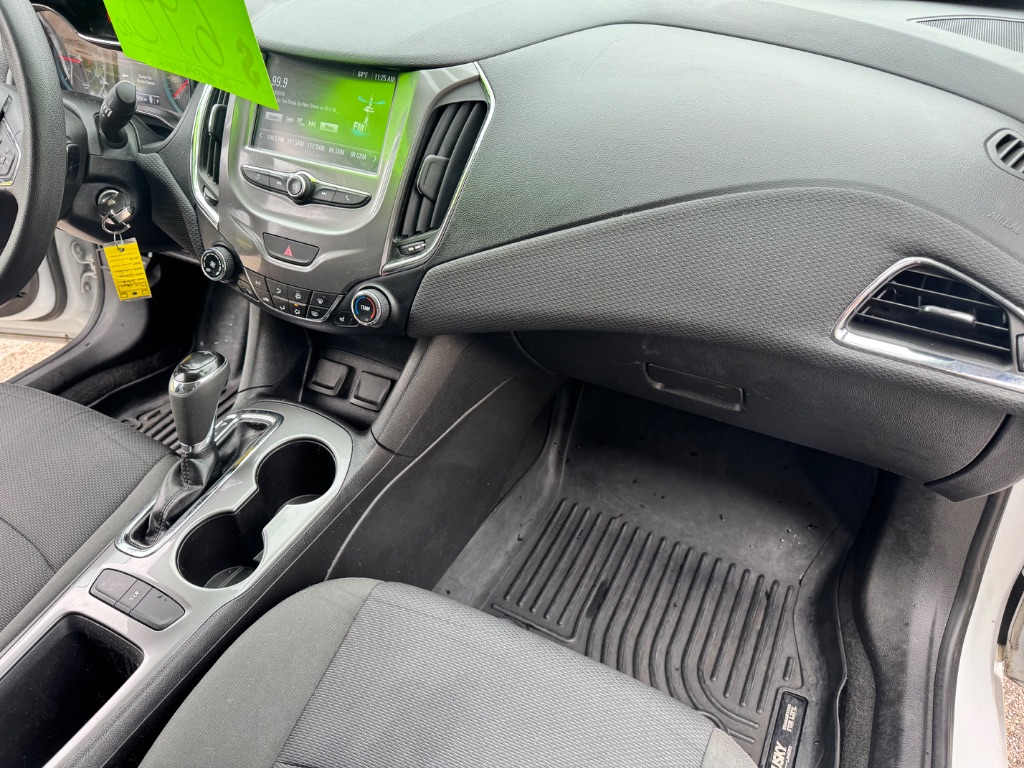 2018 Chevrolet Cruze - $7,995