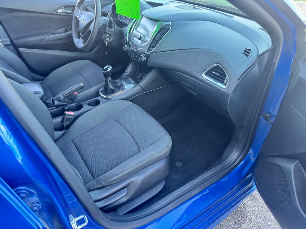 2017 Chevrolet Cruze - $7,995