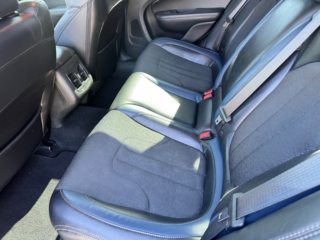 2015 Chrysler 200 - $7,995
