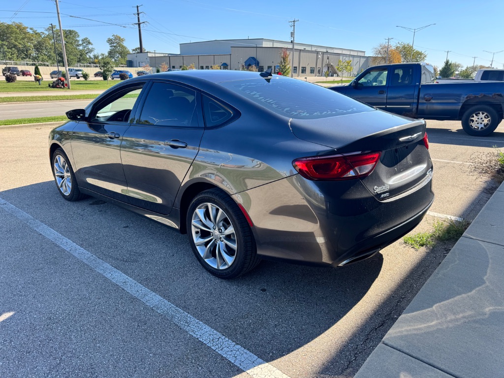 2015 Chrysler 200 - $7,995