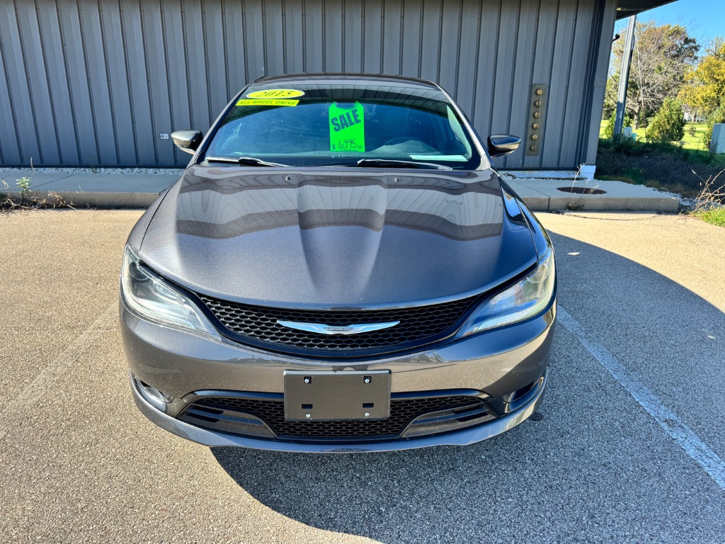 2015 Chrysler 200 - $7,995