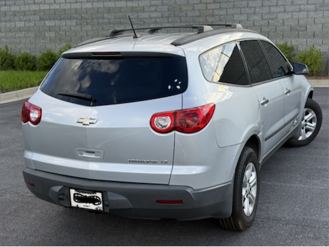 2011 Chevrolet Traverse - $3,950