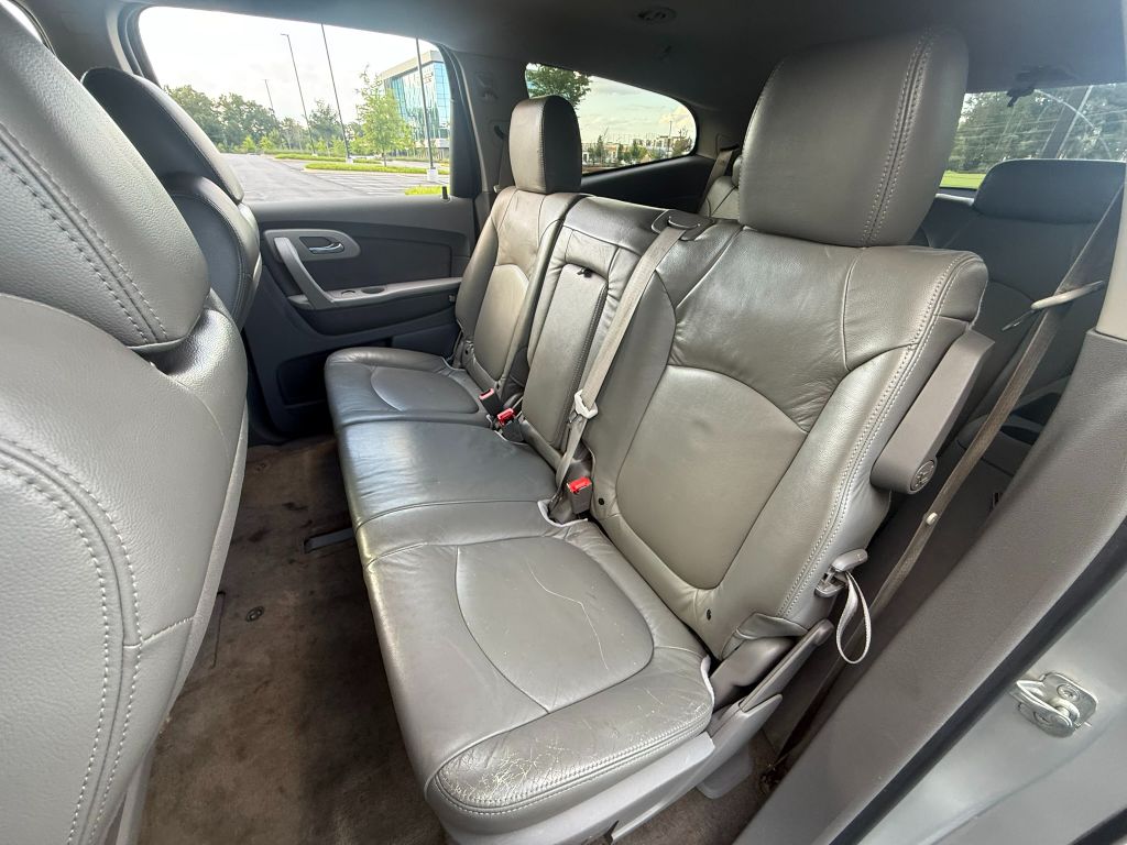 2011 Chevrolet Traverse - $3,950
