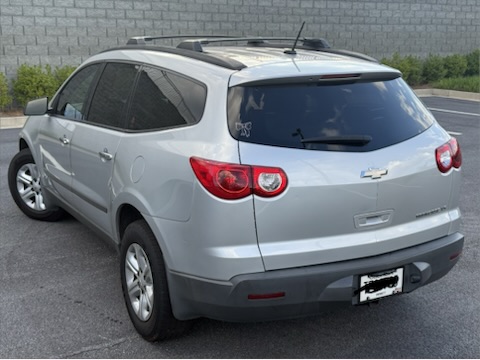 2011 Chevrolet Traverse - $3,950