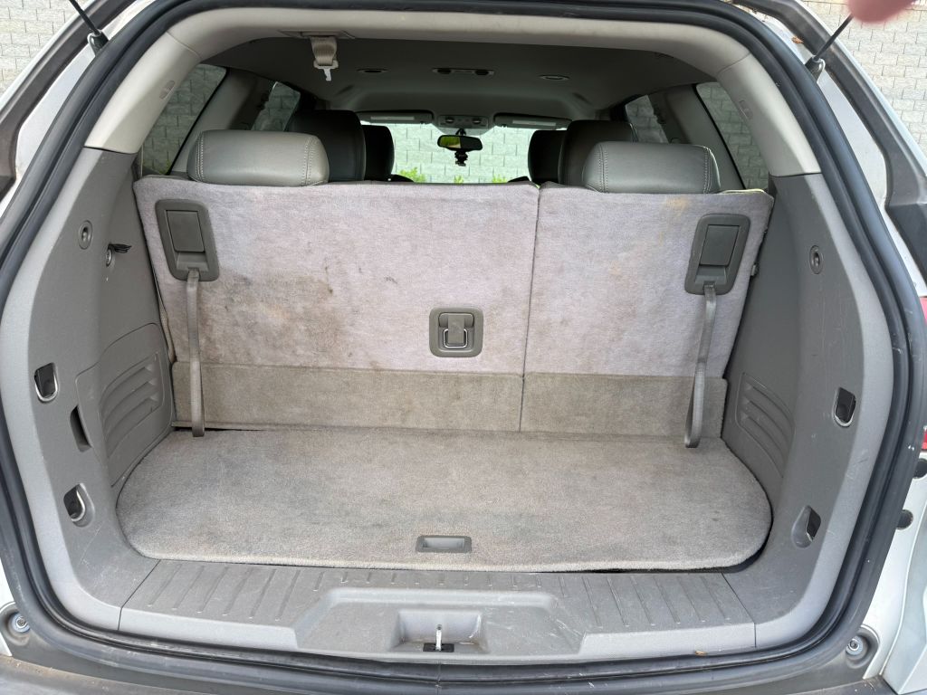 2011 Chevrolet Traverse - $3,950