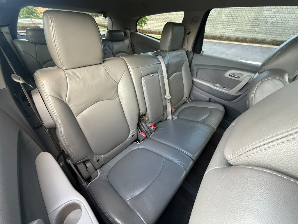 2011 Chevrolet Traverse - $3,950