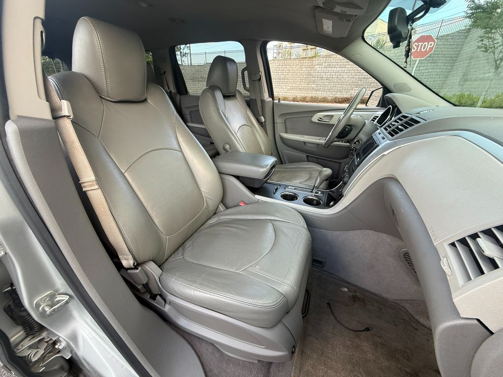 2011 Chevrolet Traverse - $3,950