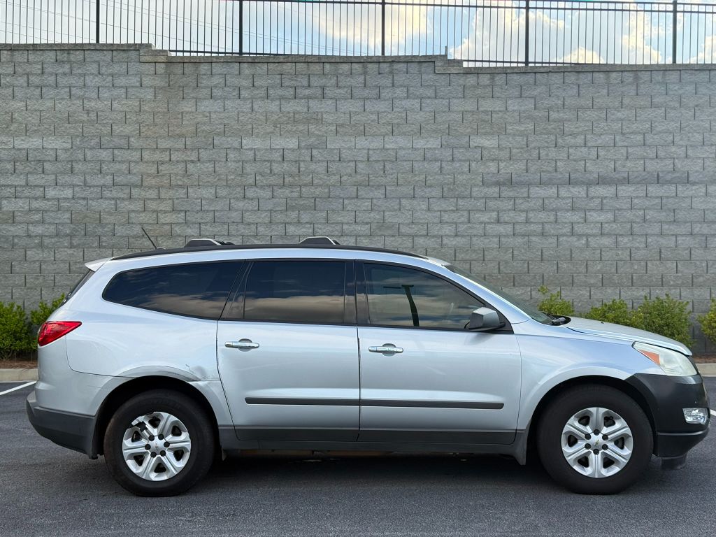 2011 Chevrolet Traverse - $3,950