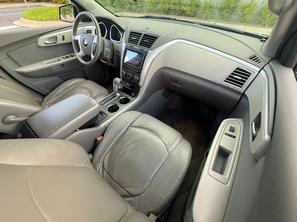 2011 Chevrolet Traverse - $3,950