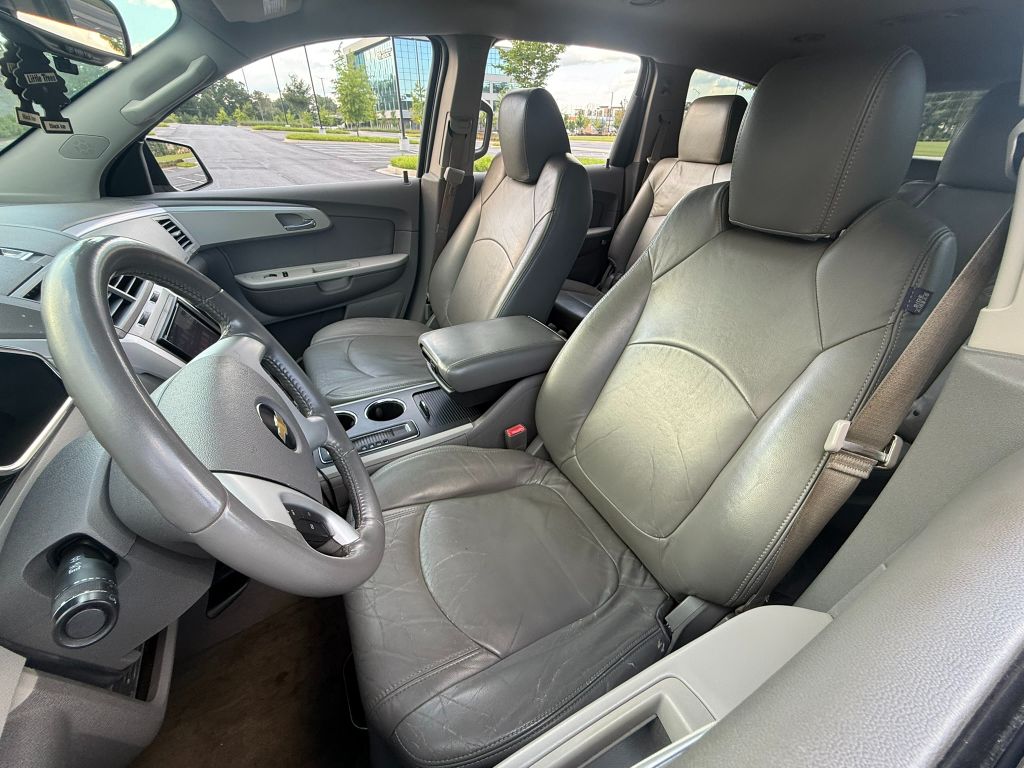 2011 Chevrolet Traverse - $3,950
