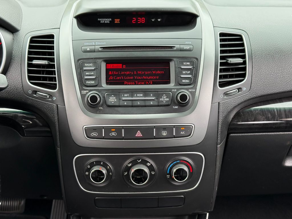 2015 Kia Sorento - $7,950