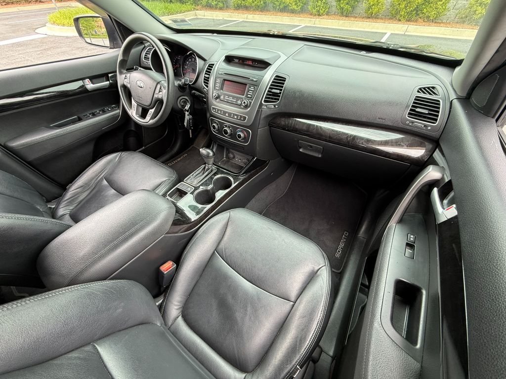 2015 Kia Sorento - $7,950