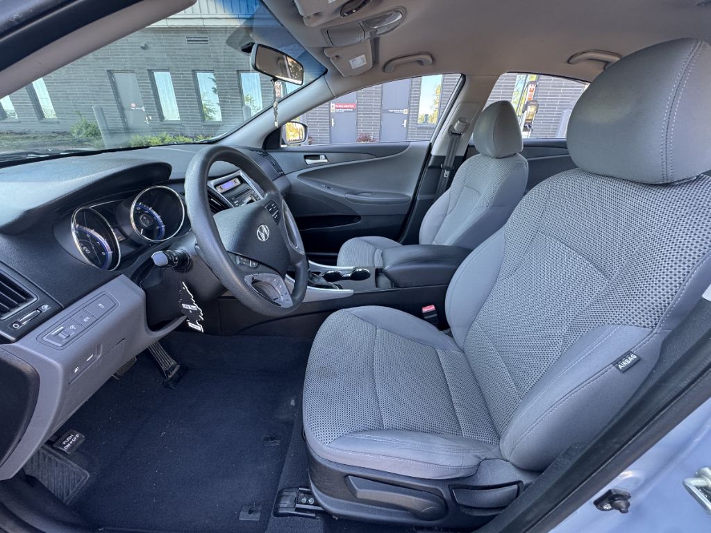 2011 Hyundai Sonata GLS photo