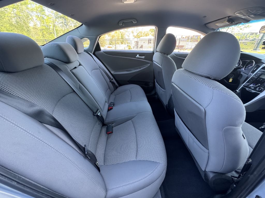 2011 Hyundai Sonata GLS photo