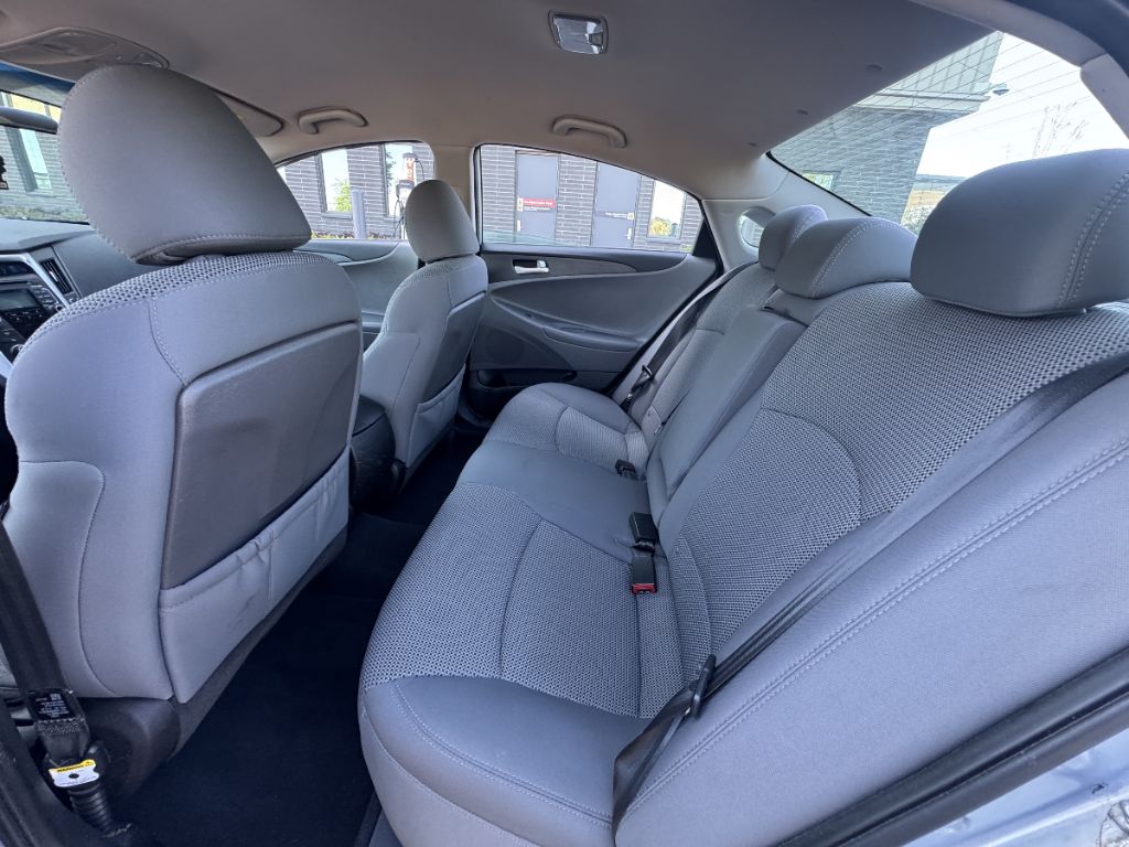 2011 Hyundai Sonata GLS photo