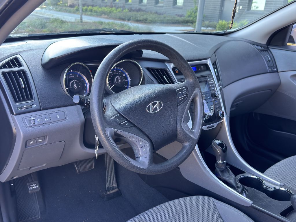 2011 Hyundai Sonata GLS photo