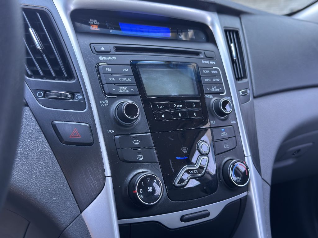 2011 Hyundai Sonata GLS photo