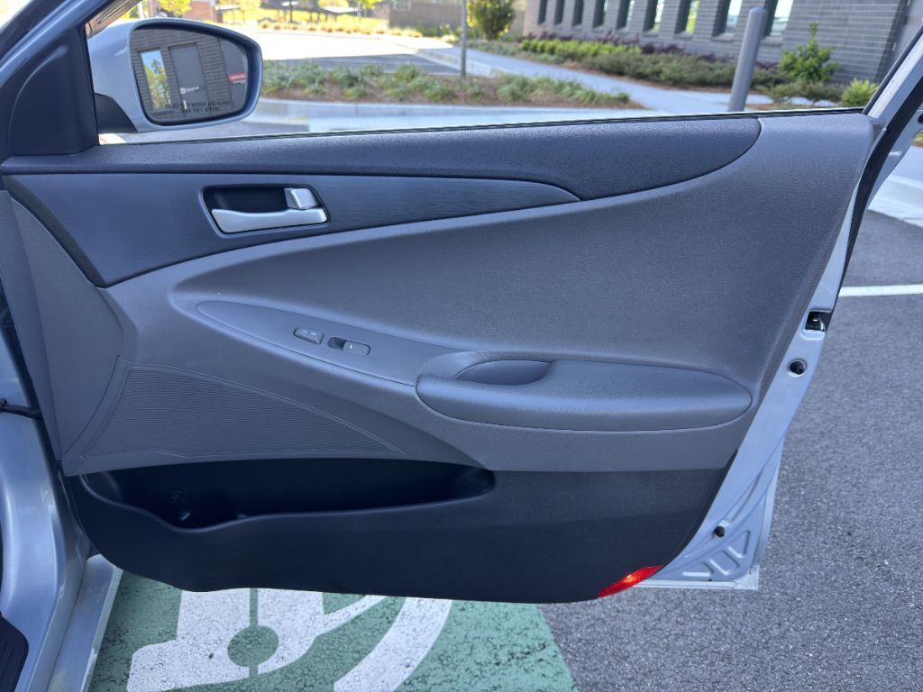 2011 Hyundai Sonata GLS photo