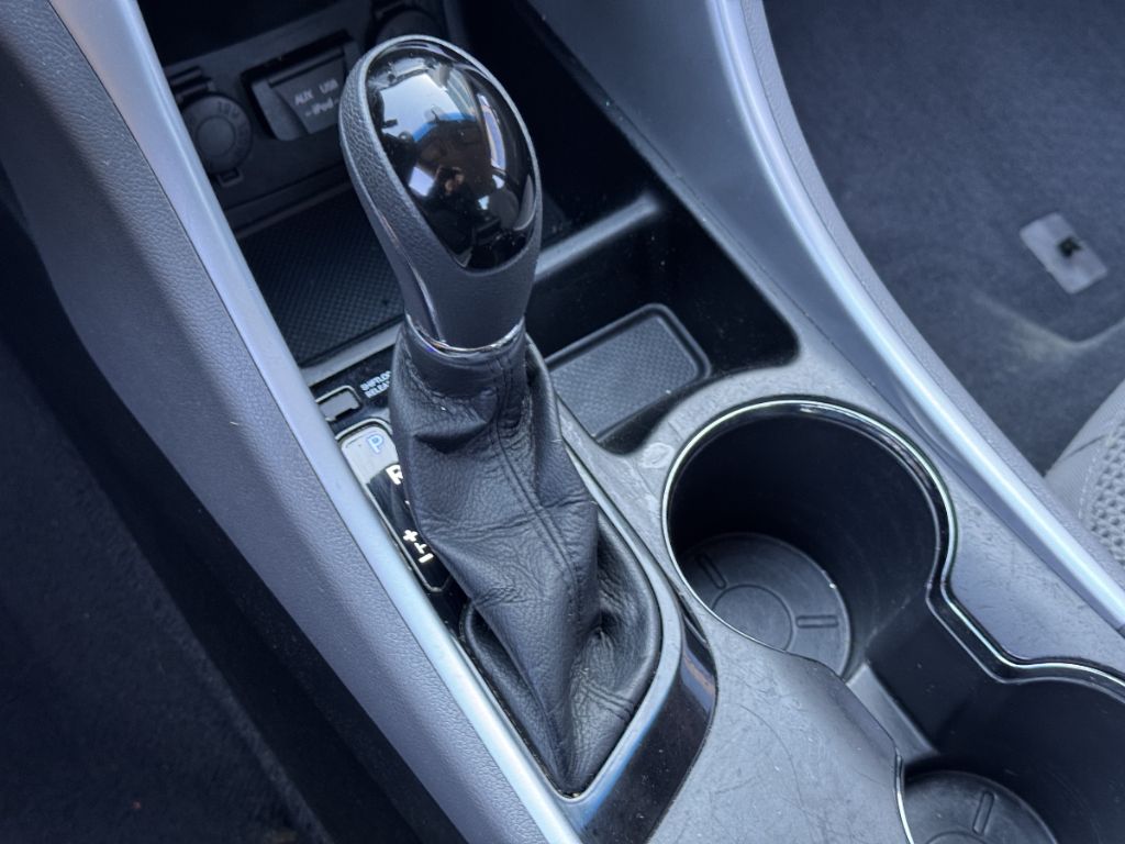 2011 Hyundai Sonata GLS photo
