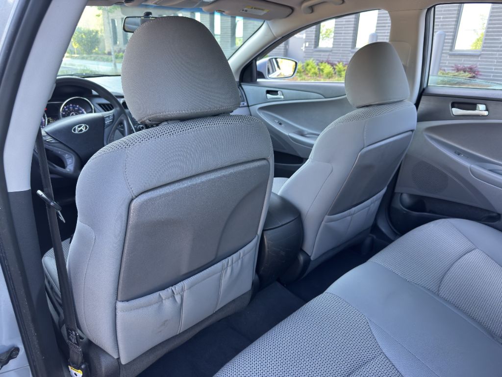 2011 Hyundai Sonata GLS photo