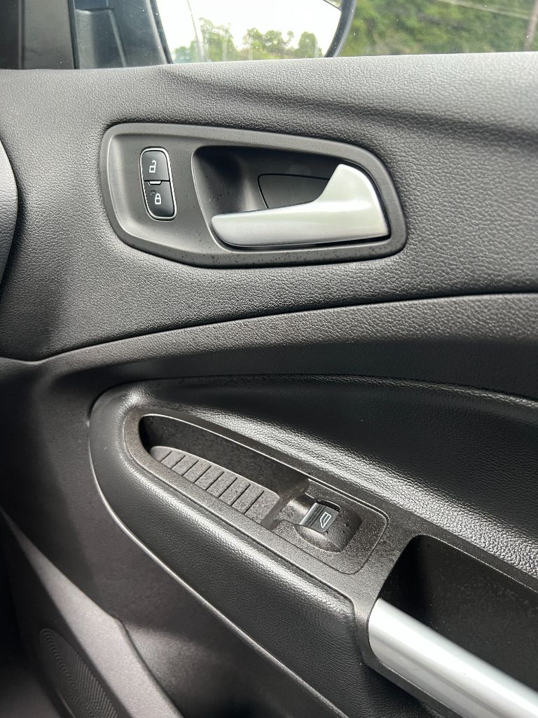2019 Ford Escape - $8,500