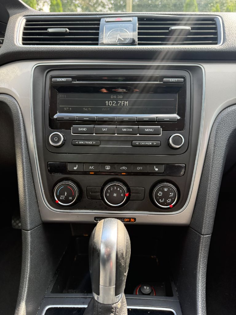 2014 Volkswagen Passat - $7,799