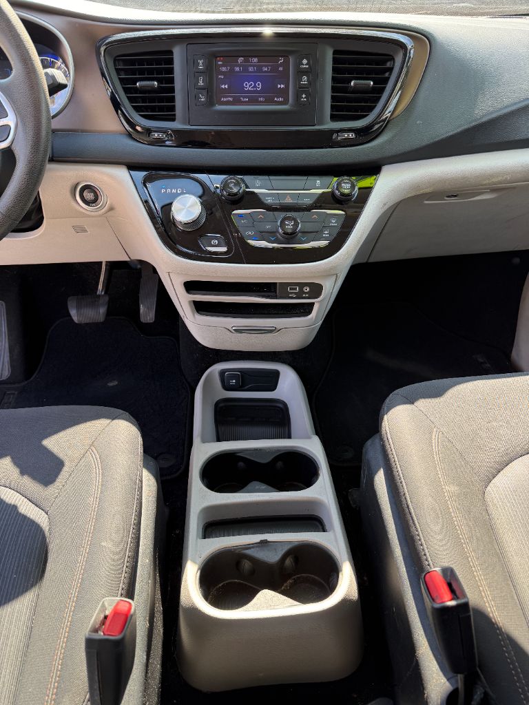 2017 Chrysler Pacifica - $10,989