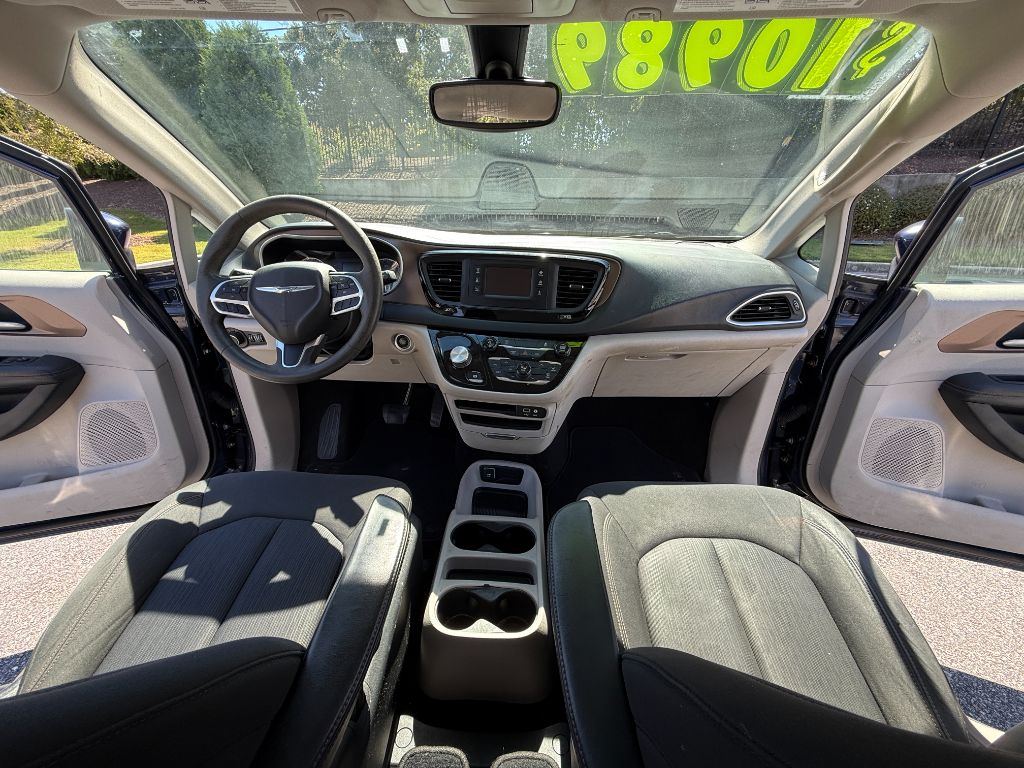 2017 Chrysler Pacifica - $10,989