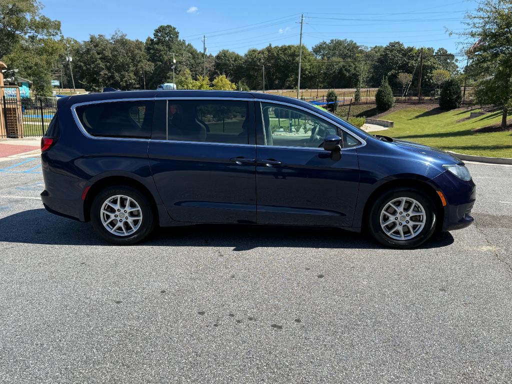 2017 Chrysler Pacifica - $10,989