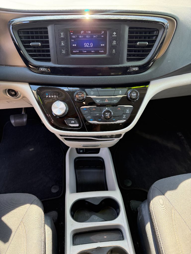 2017 Chrysler Pacifica - $10,989