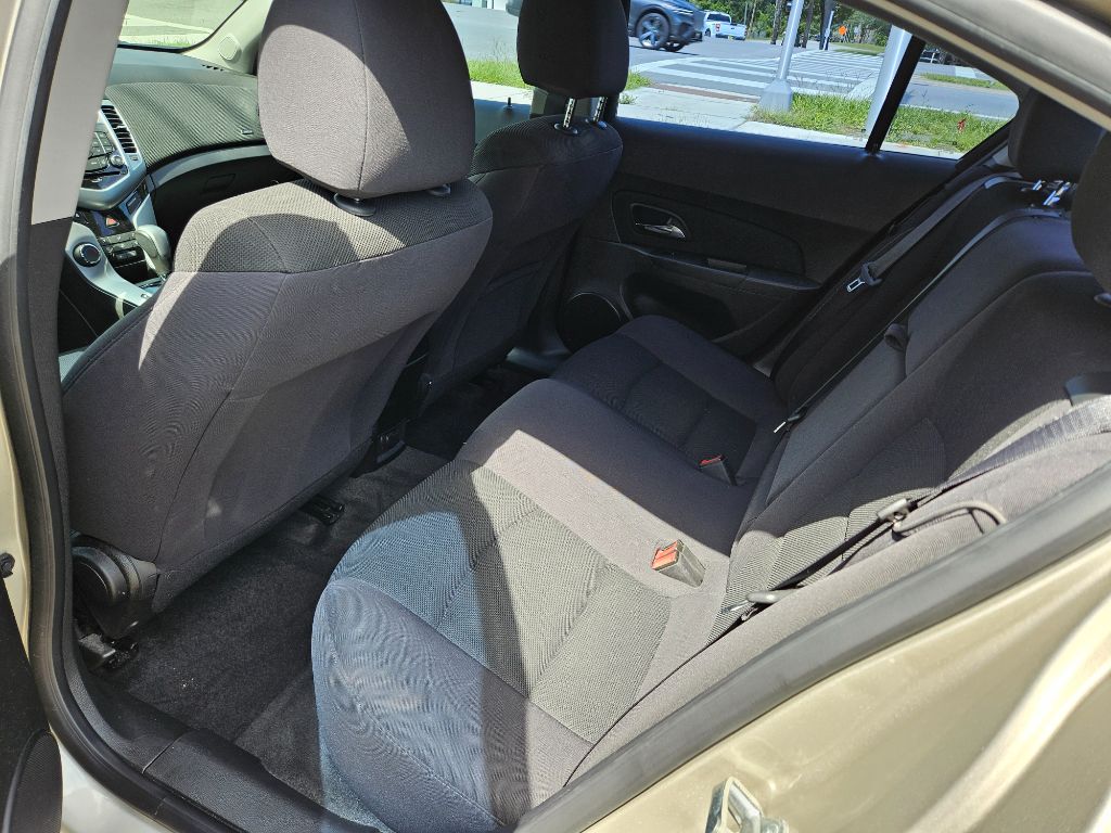 2013 Chevrolet Cruze - $6,995