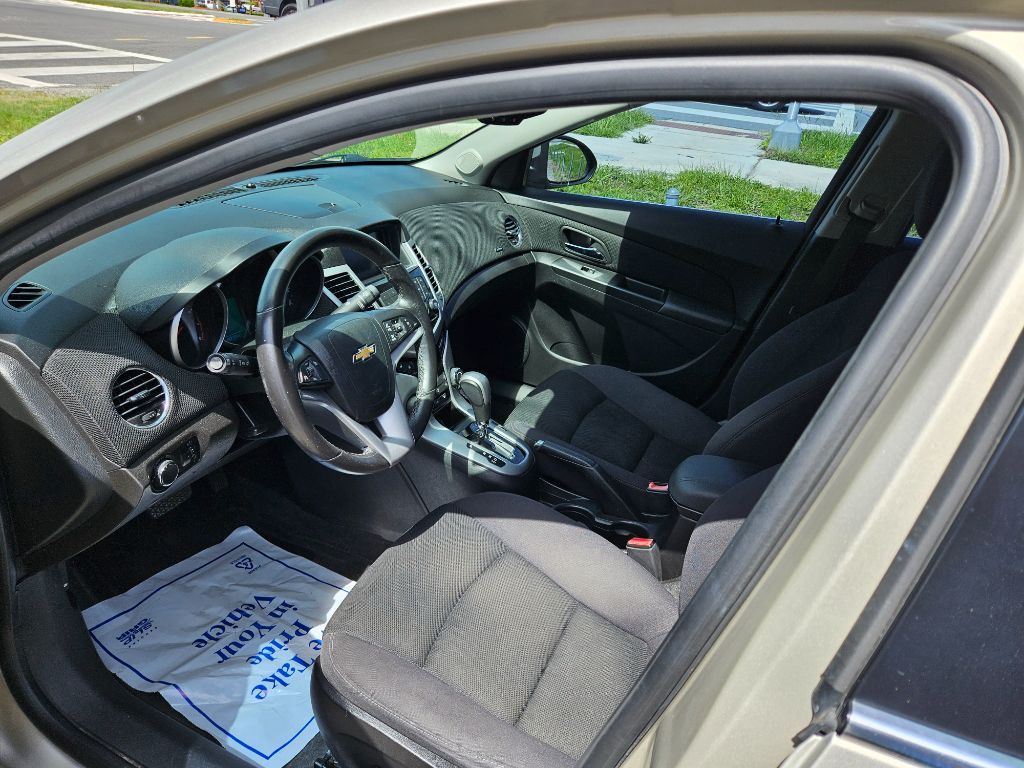 2013 Chevrolet Cruze - $6,995