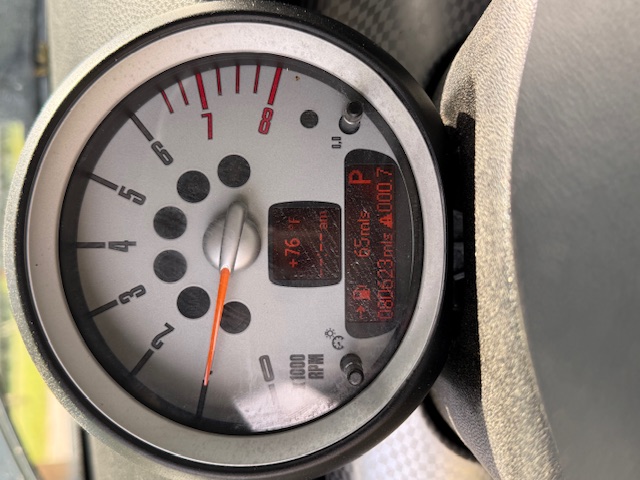 2010 MINI Cooper - $5,275