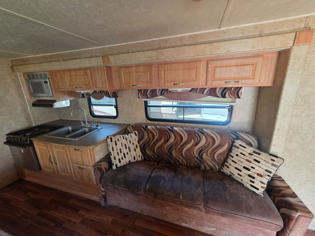 2011 HARM 28BHS - $7,575