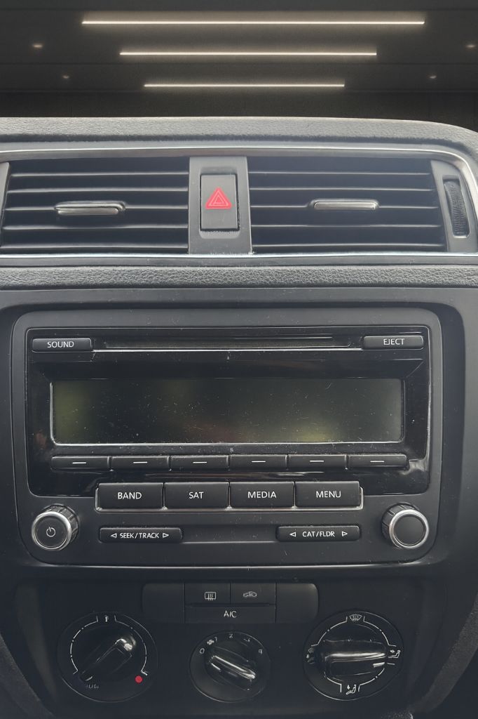 2014 Volkswagen Jetta - $8,499