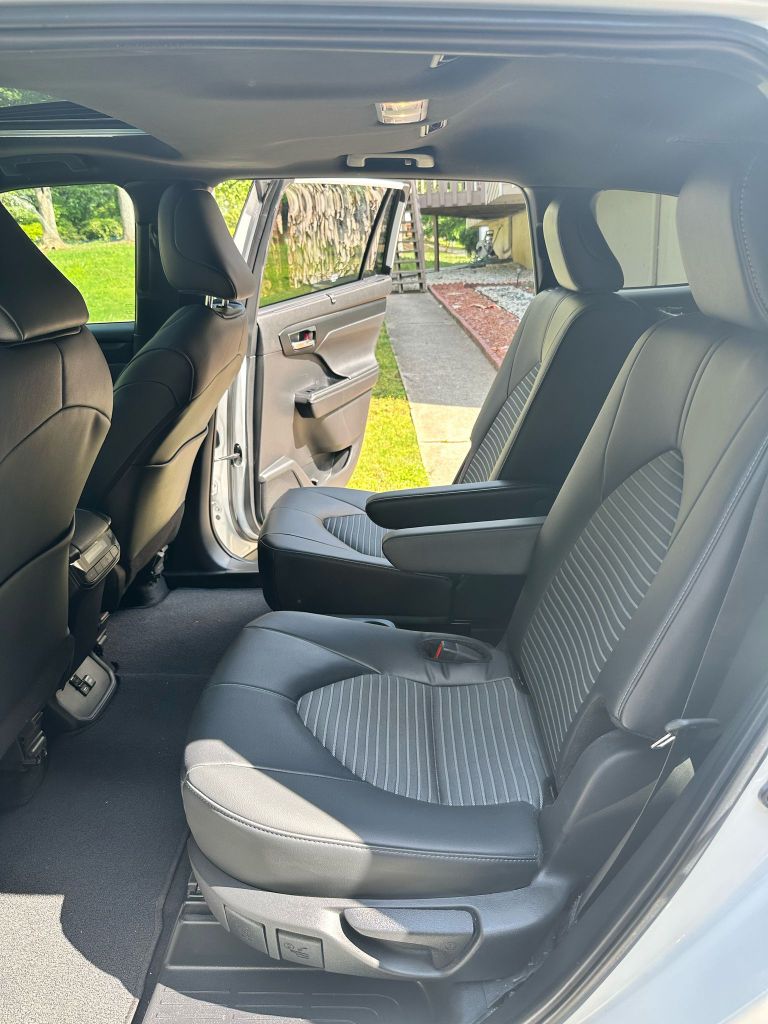 2024 Toyota Highlander - $39,999